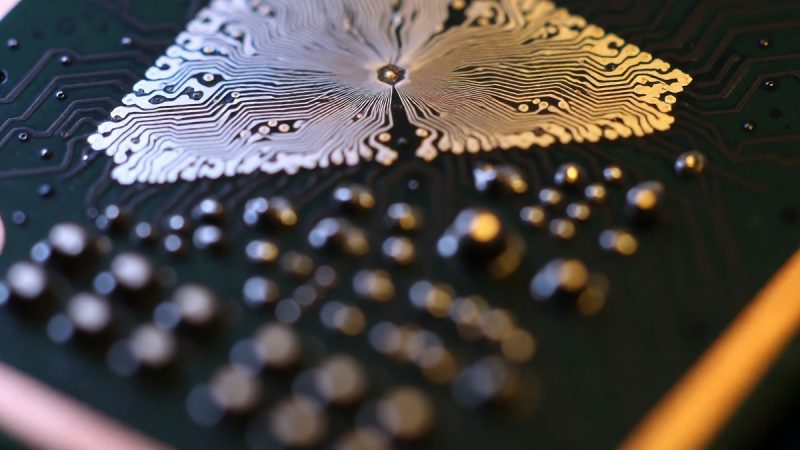 Monad scaling and the 200,000 TPS benchmark