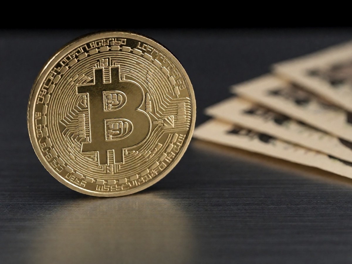 MicroStrategy Bitcoin treasury vs Metaplanet yen accumulation