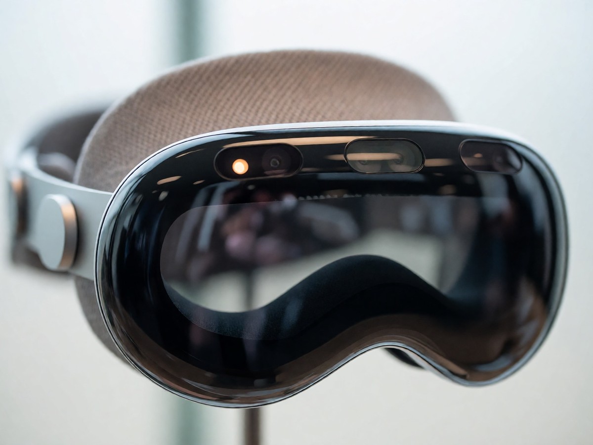 Spatial gaming shifts in Apple, Meta, and Somnium Space