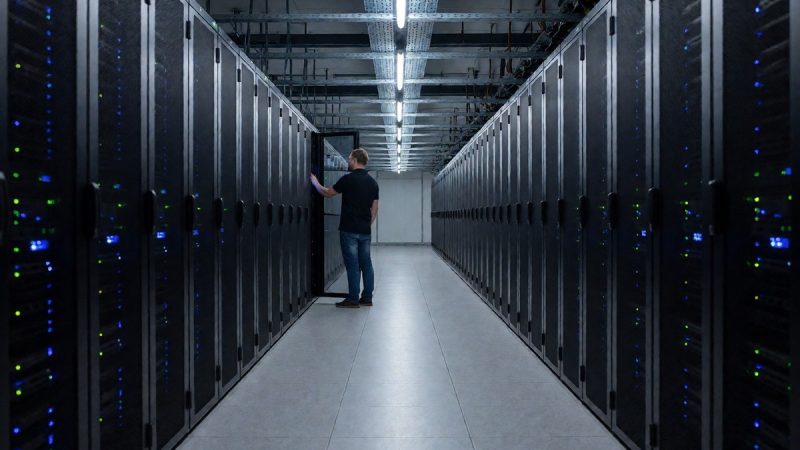 Querying memecoin volatility on Dune using SQL and Spark