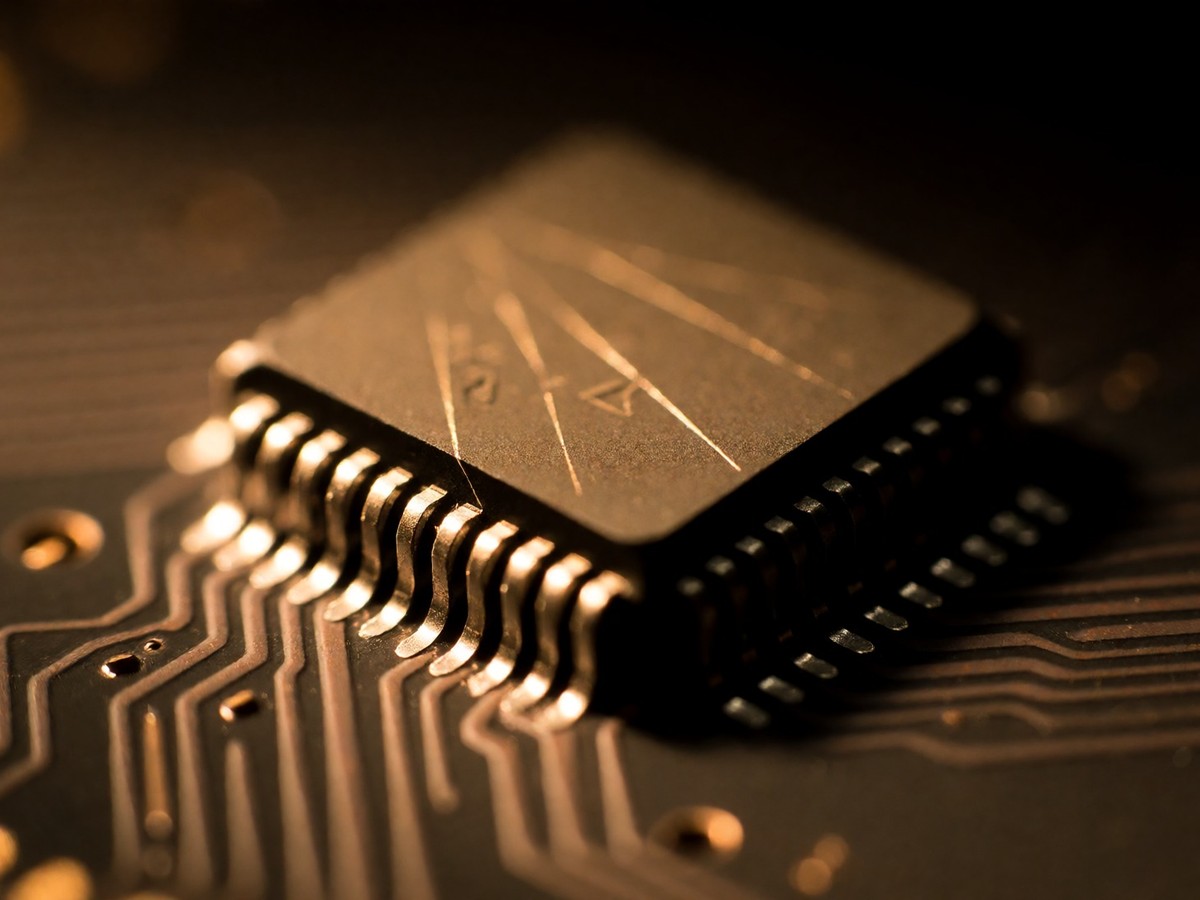 Starknet leads in throughput and cost efficiency