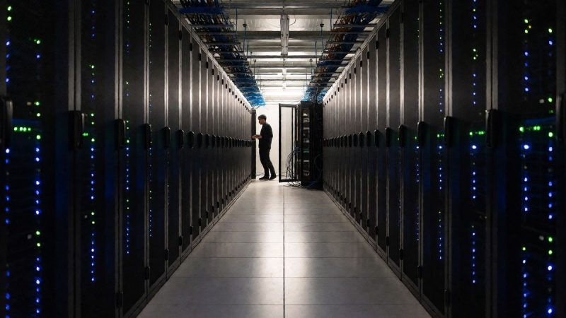 Monad parallel execution success and market comparisons