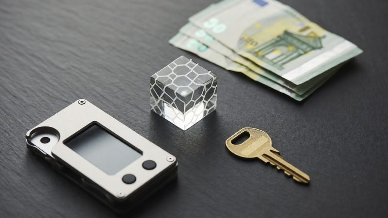 Kraken and Coinbase secure EU market position amid MiCA deadlines